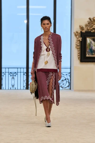 Look 33